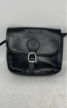 Load image into Gallery viewer, Vera Pelle Womens Black Leather Adjustable Strap Inner Pockets Crossbody Bag
