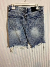 Load image into Gallery viewer, Forever 21 Mens Blue Denim Studded Stretch Raw Hem Cut-Off Shorts Size 33
