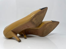 Load image into Gallery viewer, Coach Womens Brown Leather Pointed Toe Stiletto Pump Heels 6.5 B
