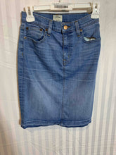 Load image into Gallery viewer, J.Crew Womens Blue Medium Wash Pockets Denim Straight &amp; Pencil Skirt Size 24
