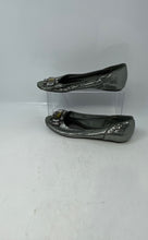 Load image into Gallery viewer, Kenneth Cole Reaction Womens Slide Time Tone Silver Slip-On Ballet Flats Size 7M
