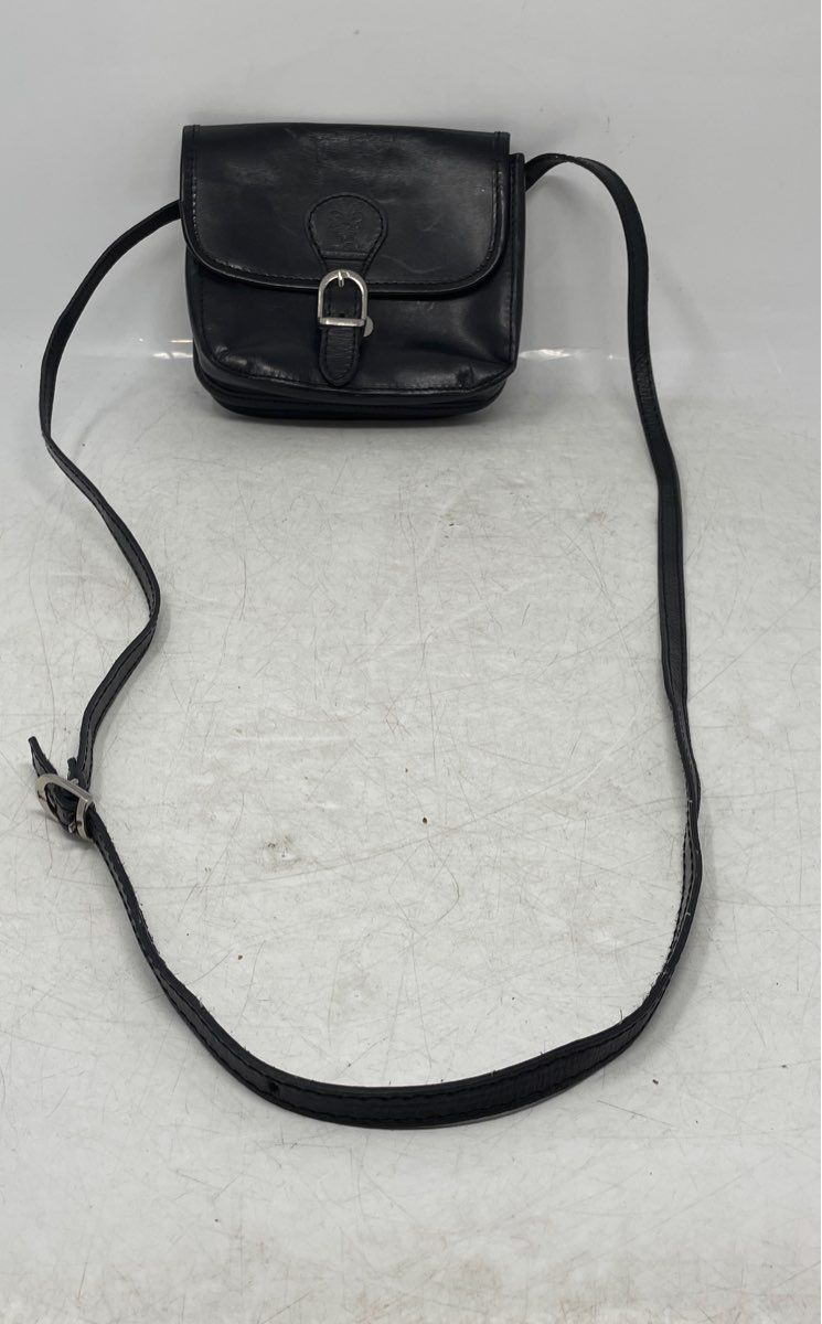 Vera Pelle Womens Black Leather Adjustable Strap Inner Pockets Crossbody Bag