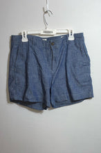 Load image into Gallery viewer, Gap Womens Blue Cotton Flat Front Slash Pocket Chino Shorts Size 12
